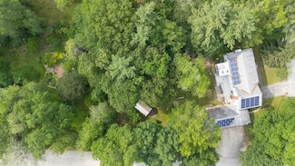 11 Robin Dr, Hudson, NH 03051