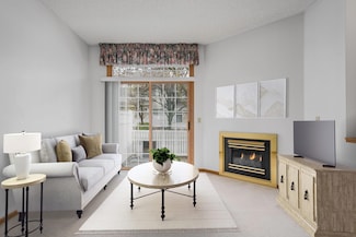 2645 Mallard Dr, Woodbury, MN 55125