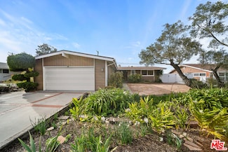 27041 Whitestone Rd, Rancho Palos Verdes, CA 90275