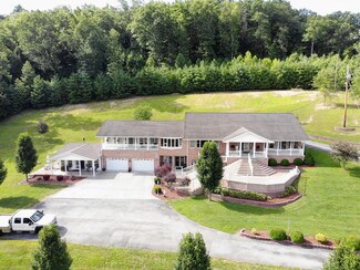 12121 Potter Town Rd, Pound, VA 24279