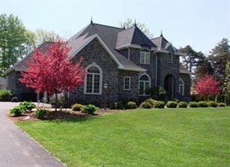 4895 E Shorewood Dr, Dunkirk, NY 14048