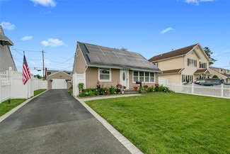 42 Ketcham Ave, Hicksville, NY 11801