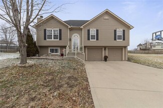 18605 E 11th Street Ct N, Independence, MO 64056