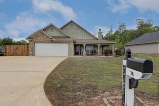 16 Cedarwood Ln, Phenix City, AL 36870