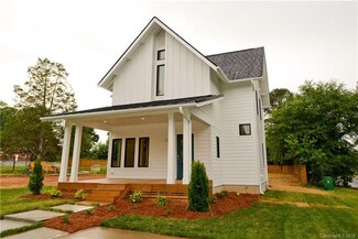 2557 Elkwood Cir, Charlotte, NC 28205