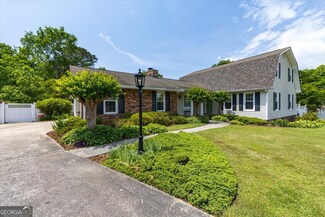 540 Commanche Dr, Macon, GA 31210