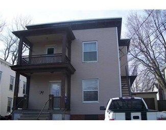39 Burbank St, Lewiston, ME 04240