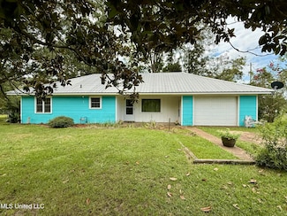 3010 Georgetown St, Hazlehurst, MS 39083