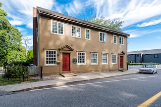 11 N Main St, Essex, CT 06426