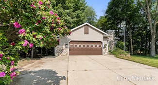 11121 Timberline Dr, Allendale, MI 49401