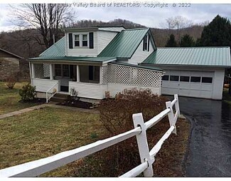 5202 Elk River Rd N, Elkview, WV 25071