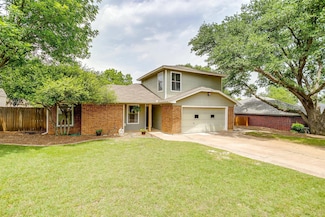 213 NE Timber Ridge Dr, Burleson, TX 76028