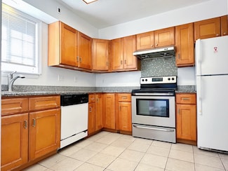 1679 Litchfield Turnpike Unit A, Woodbridge, CT 06525