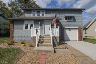 5256 Center Rd, Lowellville, OH 44436