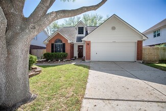 4423 Girl Scout Ln, Friendswood, TX 77546