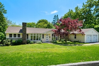 2 Terrace Dr, Worcester, MA 01609