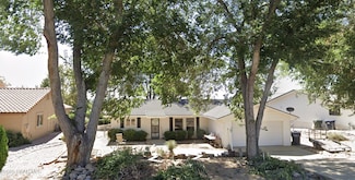 10833 E Oxbow Dr, Dewey, AZ 86327