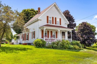 12 Crescent St, Kingston, MA 02364