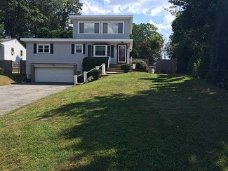 21 Mills Dr, Johnston, RI 02919