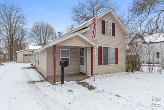 182 E 17th St, Holland, MI 49423