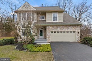 8 Lehigh Ct, Princeton, NJ 08540