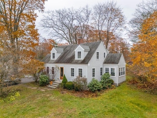 40 Stonybrook Rd, Cape Elizabeth, ME 04107