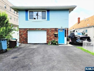 12 Prospect St, Palisades Park, NJ 07650