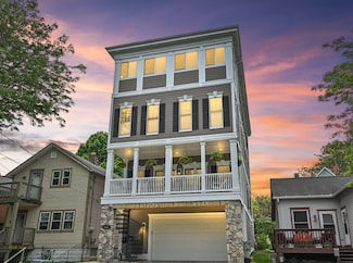 2425 S Superior St, Milwaukee, WI 53207