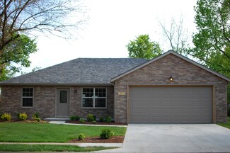 1951 S Scenic Ave, Springfield, MO 65807