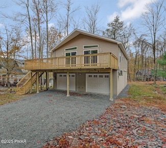 1081 Lakeland Dr, Lake Ariel, PA 18436