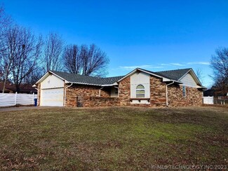 613 W Oak St, Drumright, OK 74030