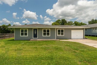 340 Dobbyn St, Bridge City, TX 77611