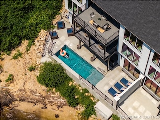 68 Palisades Yacht Club Dr, Lake Ozark, MO 65049