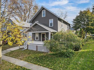 409 Oak St, Mount Horeb, WI 53572