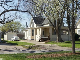 921 N Main St, Carroll, IA 51401