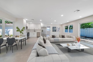 141 NE 30th St, Wilton Manors, FL 33334