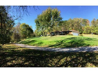 333 Lindsay Rd, Zelienople, PA 16063