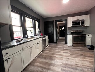 106 Sheets St, Englewood, OH 45322