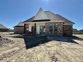 1137 Mary Diane McCall Dr, Lake Charles, LA 70605