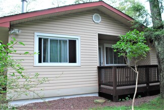9223 Westwood Dr, Tobyhanna, PA 18466