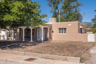 1332 Boatright Dr NE, Albuquerque, NM 87112