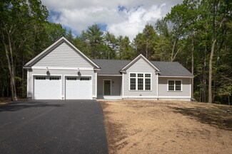 228 Tamrox Dr, Arundel, ME 04046