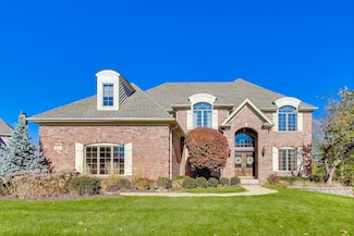 675 Oak Ln, South Elgin, IL 60177