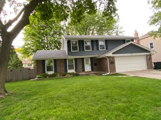 818 W Golf Rd, Libertyville, IL 60048