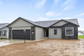 15585 Impala Dr, Huntertown, IN 46748
