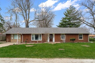 946 Hammond Ave, Aurora, IL 60506