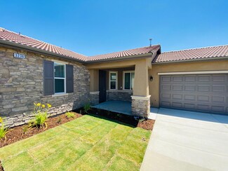 3236 N Kent St, Visalia, CA 93291