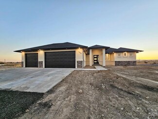 598 E Fredonia Dr, Pueblo West, CO 81007
