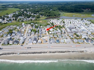 11 Redman St, Hampton, NH 03842
