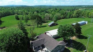 155 Skeet Club Ln, Elkin, NC 28621
